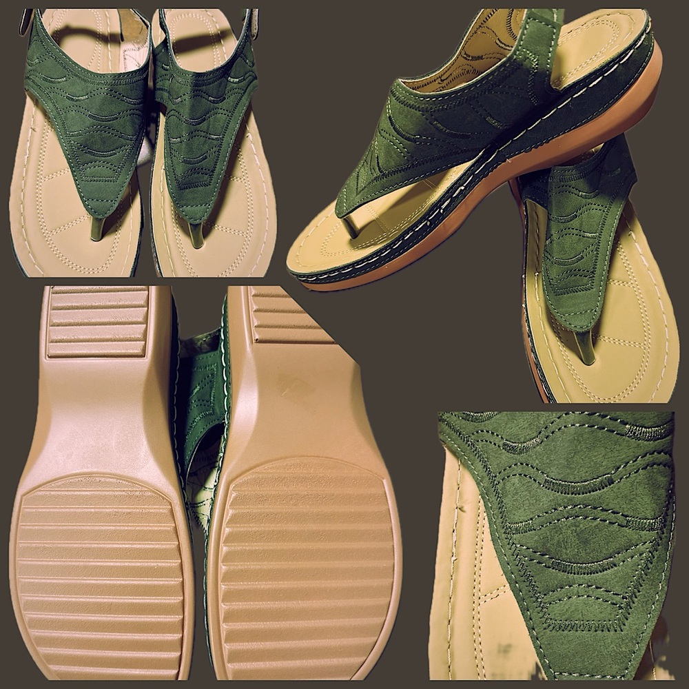 NWOT Sandals
